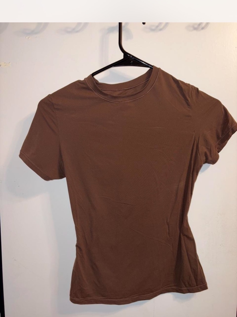 SKIMS Short Sleeve Crew Tee in Brown